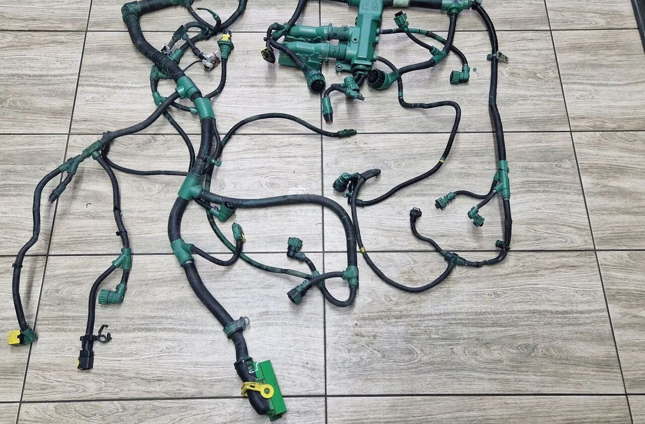 Volvo WIĄZKA INSTALACJA SILNIKA FH 16 D16K EURO 6 22549742 1 Volvo - Cables/ Wire harness for Truck: picture 5 Volvo WIĄZKA INSTALACJA SILNIKA FH 16 D16K EURO 6 22549742 1 Volvo - Cables/ Wire harness for Truck: picture 5