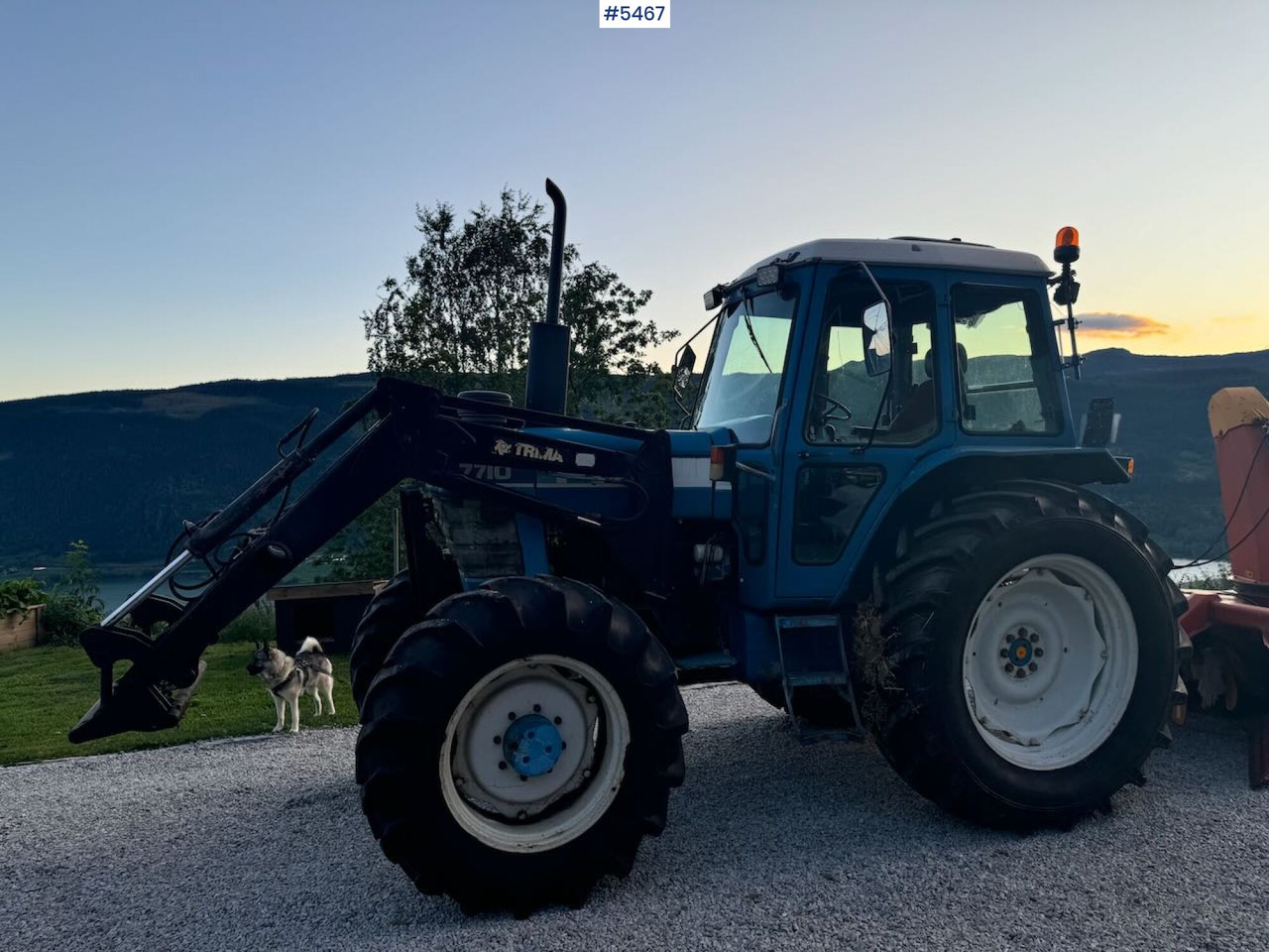 Farm tractor 1983 Ford 7710 4x4 w/ frontloader: picture 10