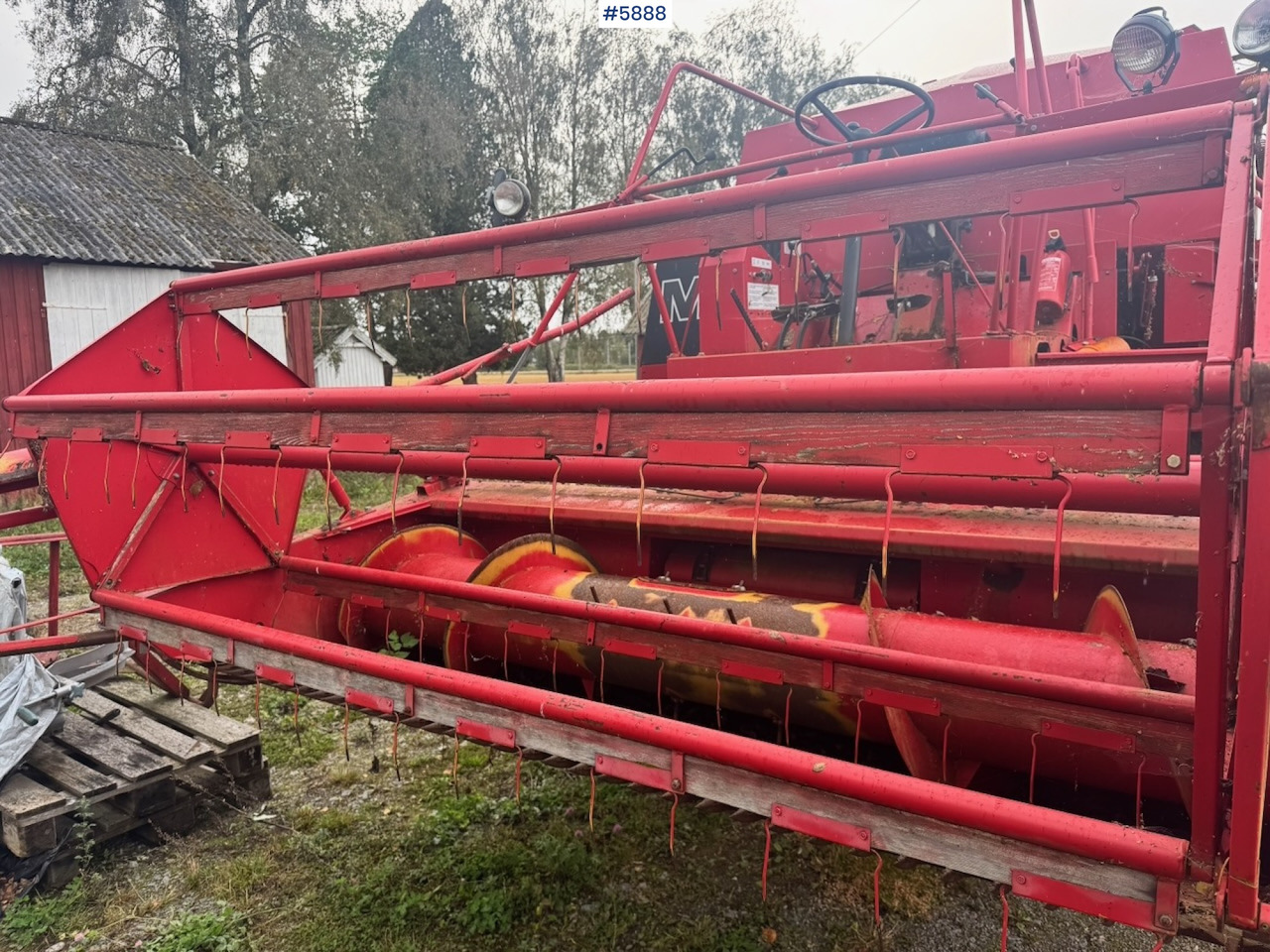 Combine harvester 1986 Massey Ferguson 330 combine harvester: picture 19 Combine harvester 1986 Massey Ferguson 330 combine harvester: picture 19