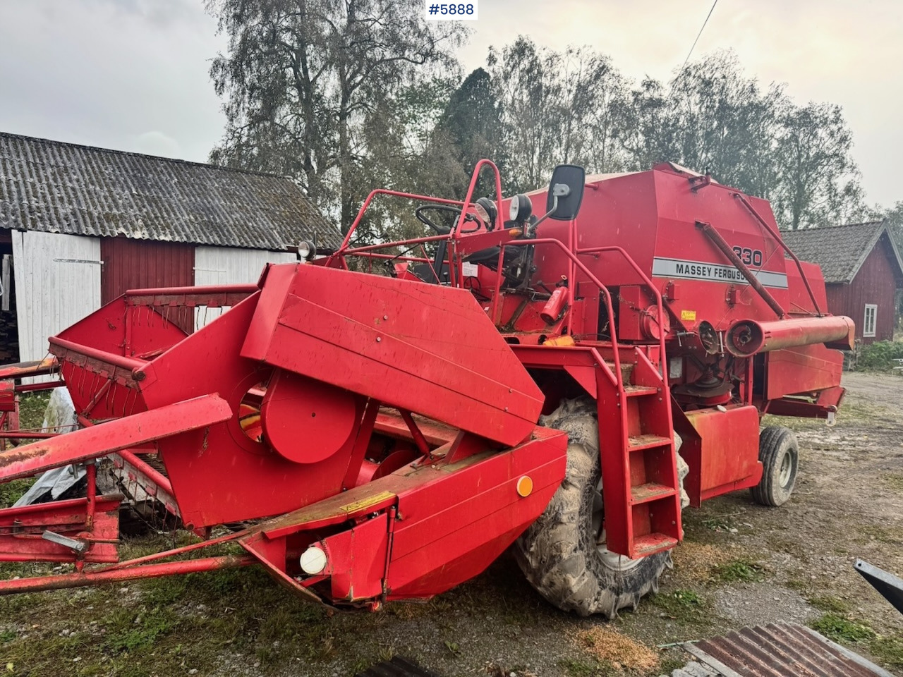 Combine harvester 1986 Massey Ferguson 330 combine harvester: picture 6 Combine harvester 1986 Massey Ferguson 330 combine harvester: picture 6
