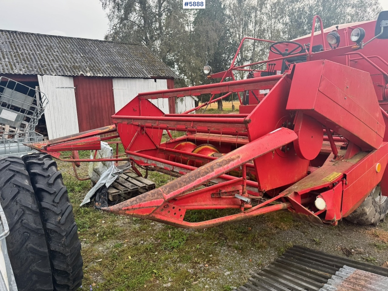 Combine harvester 1986 Massey Ferguson 330 combine harvester: picture 18 Combine harvester 1986 Massey Ferguson 330 combine harvester: picture 18