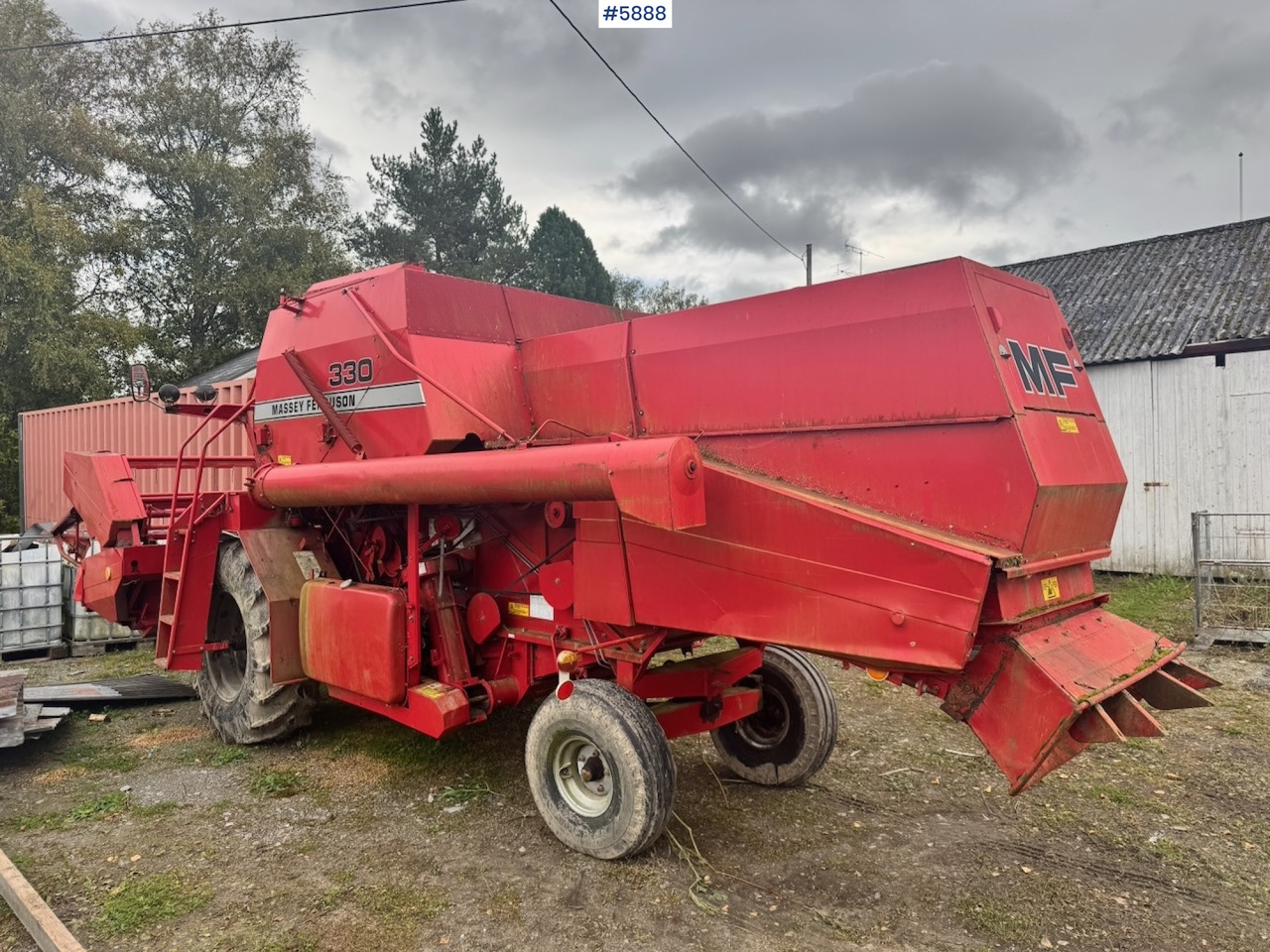 Combine harvester 1986 Massey Ferguson 330 combine harvester: picture 8 Combine harvester 1986 Massey Ferguson 330 combine harvester: picture 8