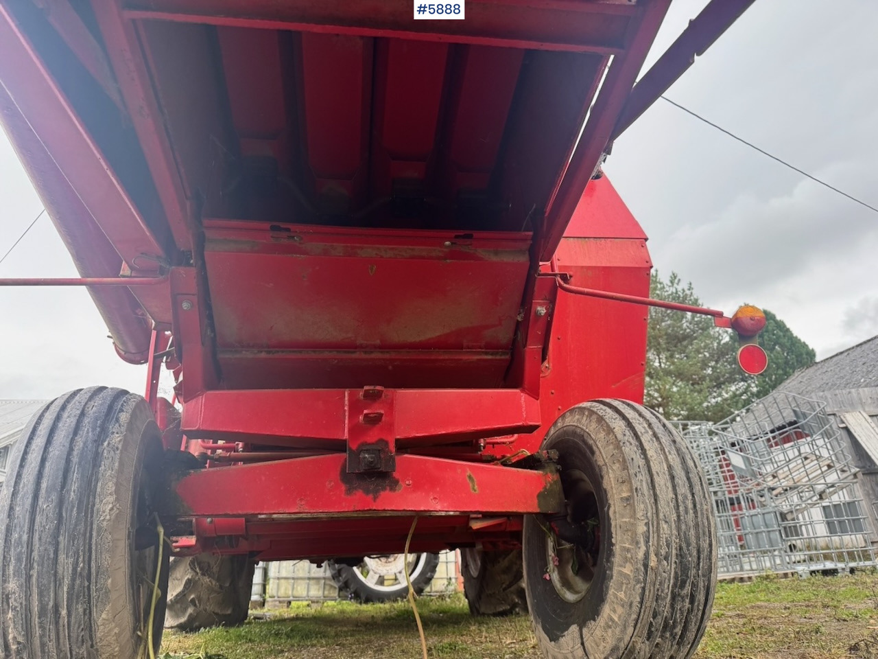 Combine harvester 1986 Massey Ferguson 330 combine harvester: picture 10 Combine harvester 1986 Massey Ferguson 330 combine harvester: picture 10