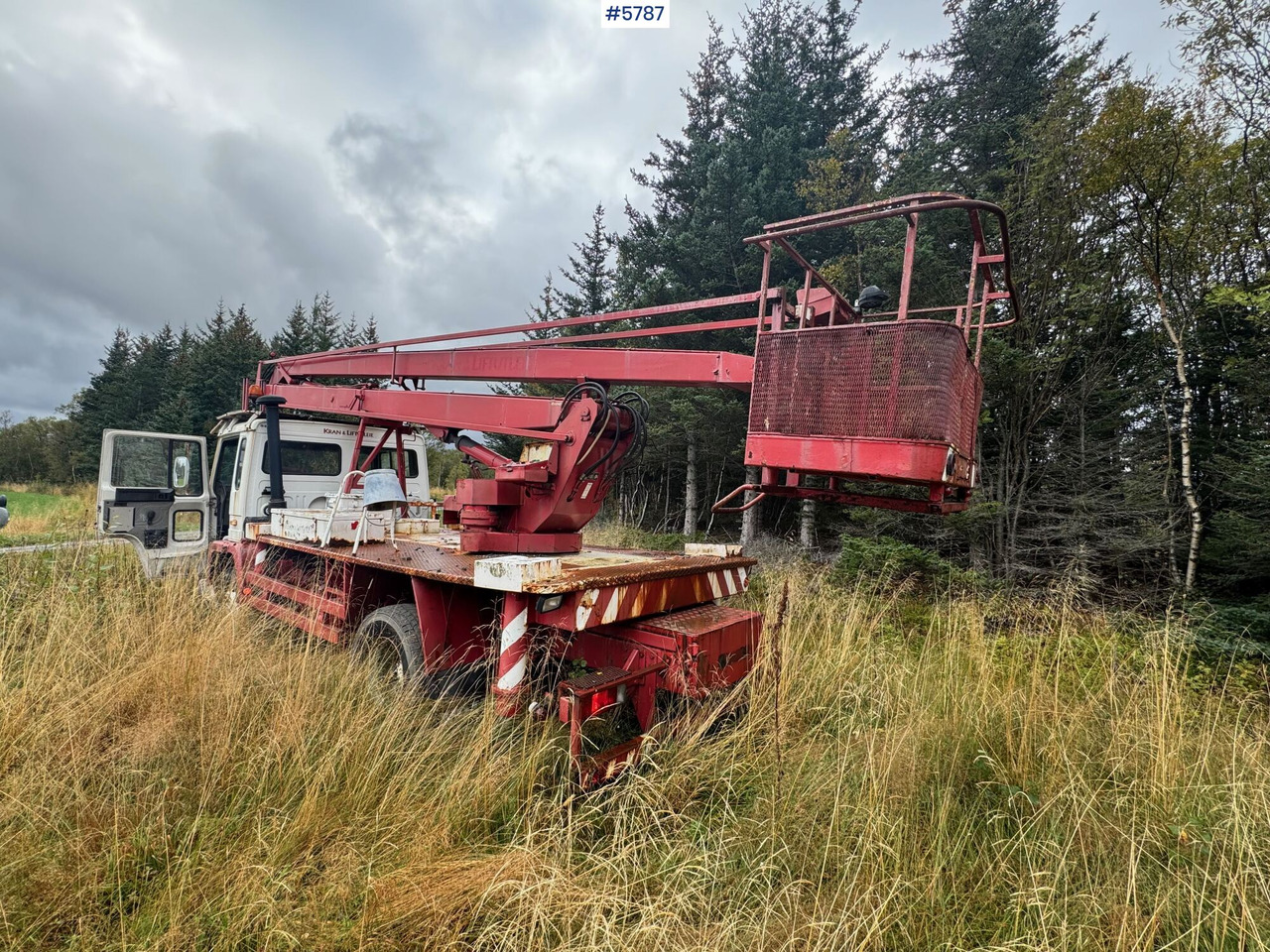 1986 Volvo FL614 with Lift. SEE VIDEO! - Truck with aerial platform: picture 5 1986 Volvo FL614 with Lift. SEE VIDEO! - Truck with aerial platform: picture 5