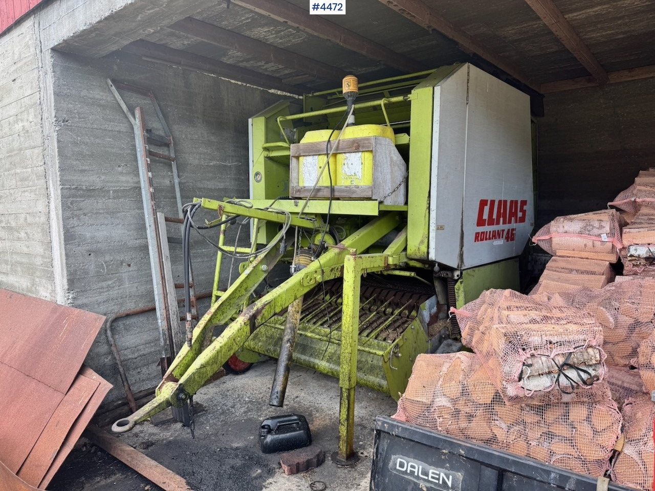 1990 Claas Rollant 46 Round Baler - Tedding equipment: picture 1 1990 Claas Rollant 46 Round Baler - Tedding equipment: picture 1