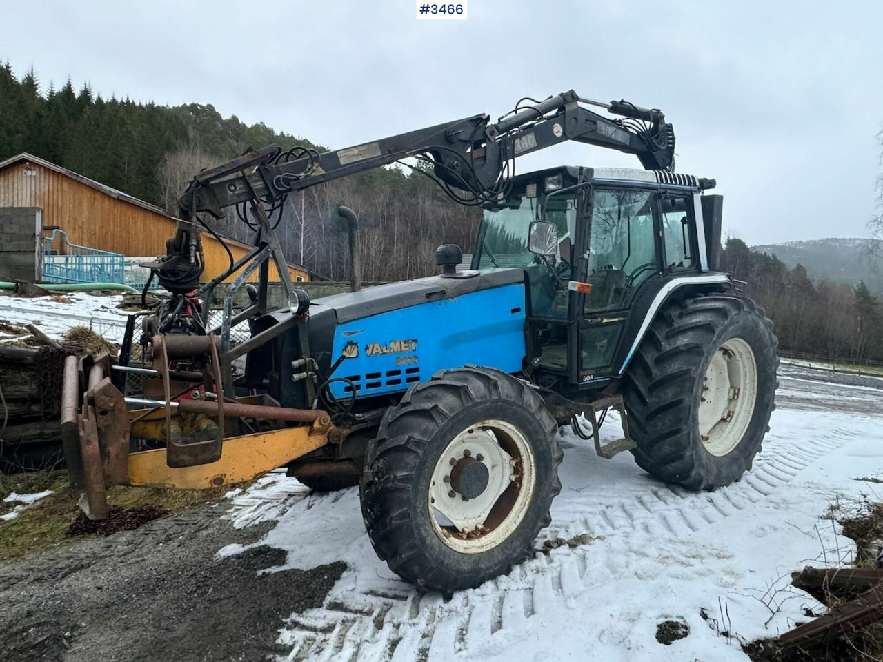 1993 Valmet 8100 m/ Hiab FMV Crane and timber trailer - Farm tractor: picture 2 1993 Valmet 8100 m/ Hiab FMV Crane and timber trailer - Farm tractor: picture 2