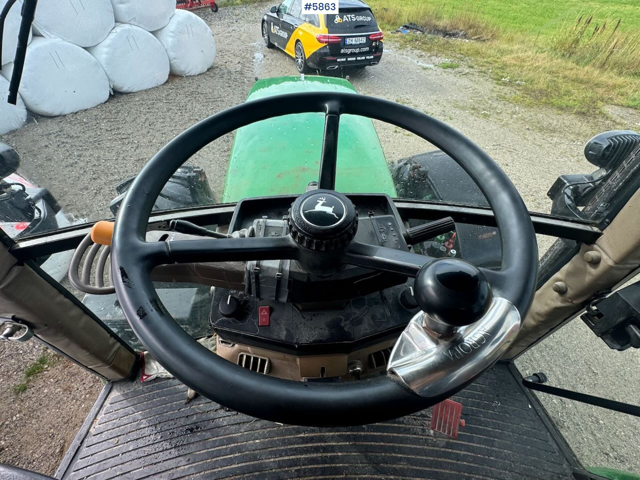 Farm tractor 1996 John Deere 6400 4x4 w/ front loader.: picture 13