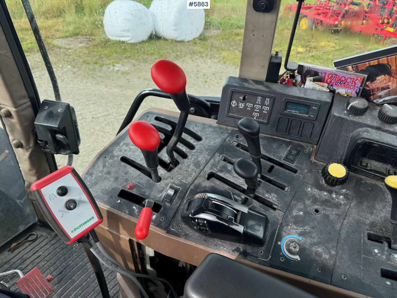 Farm tractor 1996 John Deere 6400 4x4 w/ front loader.: picture 14