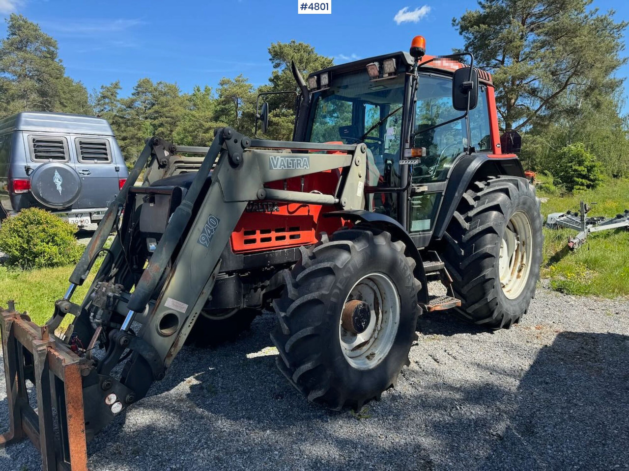 2002 Valtra 6300 4x4 w/ front loader - Farm tractor: picture 2 2002 Valtra 6300 4x4 w/ front loader - Farm tractor: picture 2