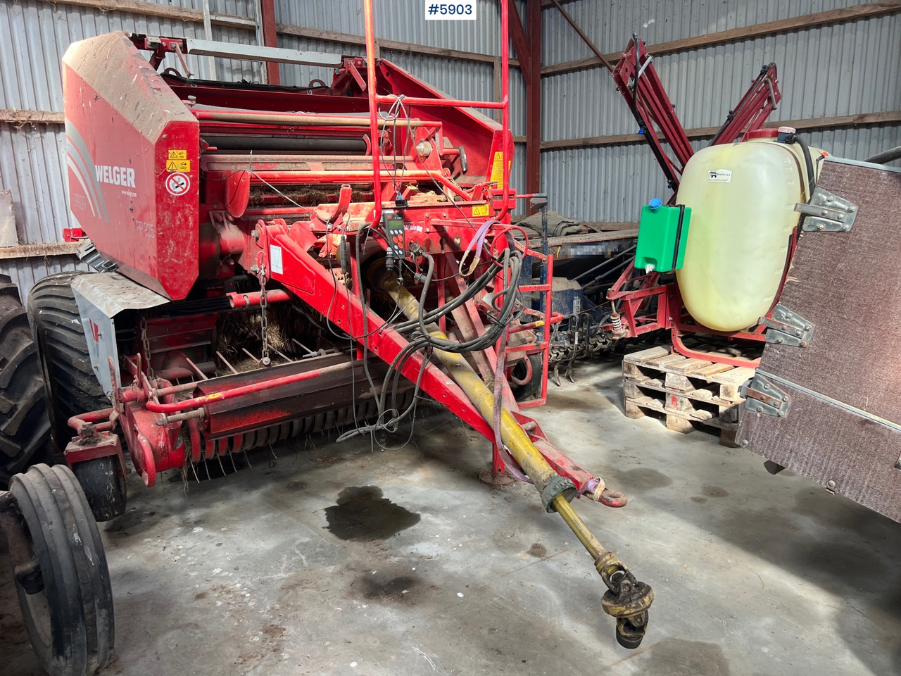 2005 Welger RP 235 press w/ net - Tedding equipment: picture 4 2005 Welger RP 235 press w/ net - Tedding equipment: picture 4