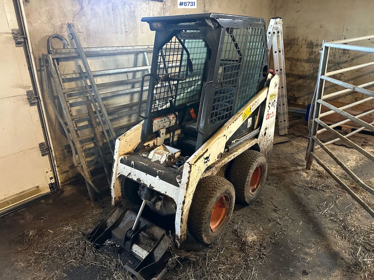 2012 Bobcat S70 Mini loader w/ pallet forks and demolition bucket. - Compact loader: picture 1 2012 Bobcat S70 Mini loader w/ pallet forks and demolition bucket. - Compact loader: picture 1