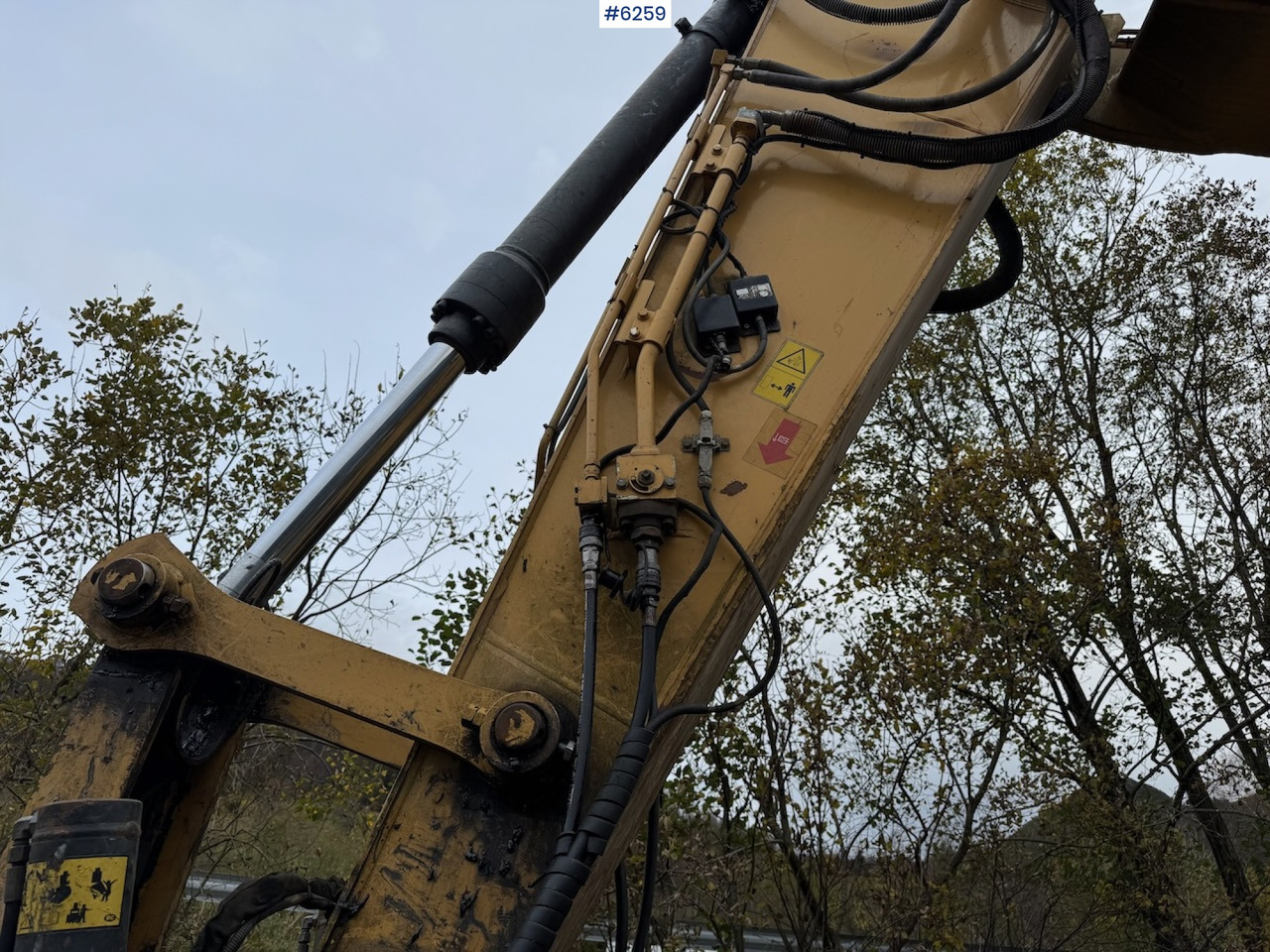 2012 Cat 324 E w/ rotor tilt, sanding bucket and digging bucket. - Excavator: picture 3 2012 Cat 324 E w/ rotor tilt, sanding bucket and digging bucket. - Excavator: picture 3
