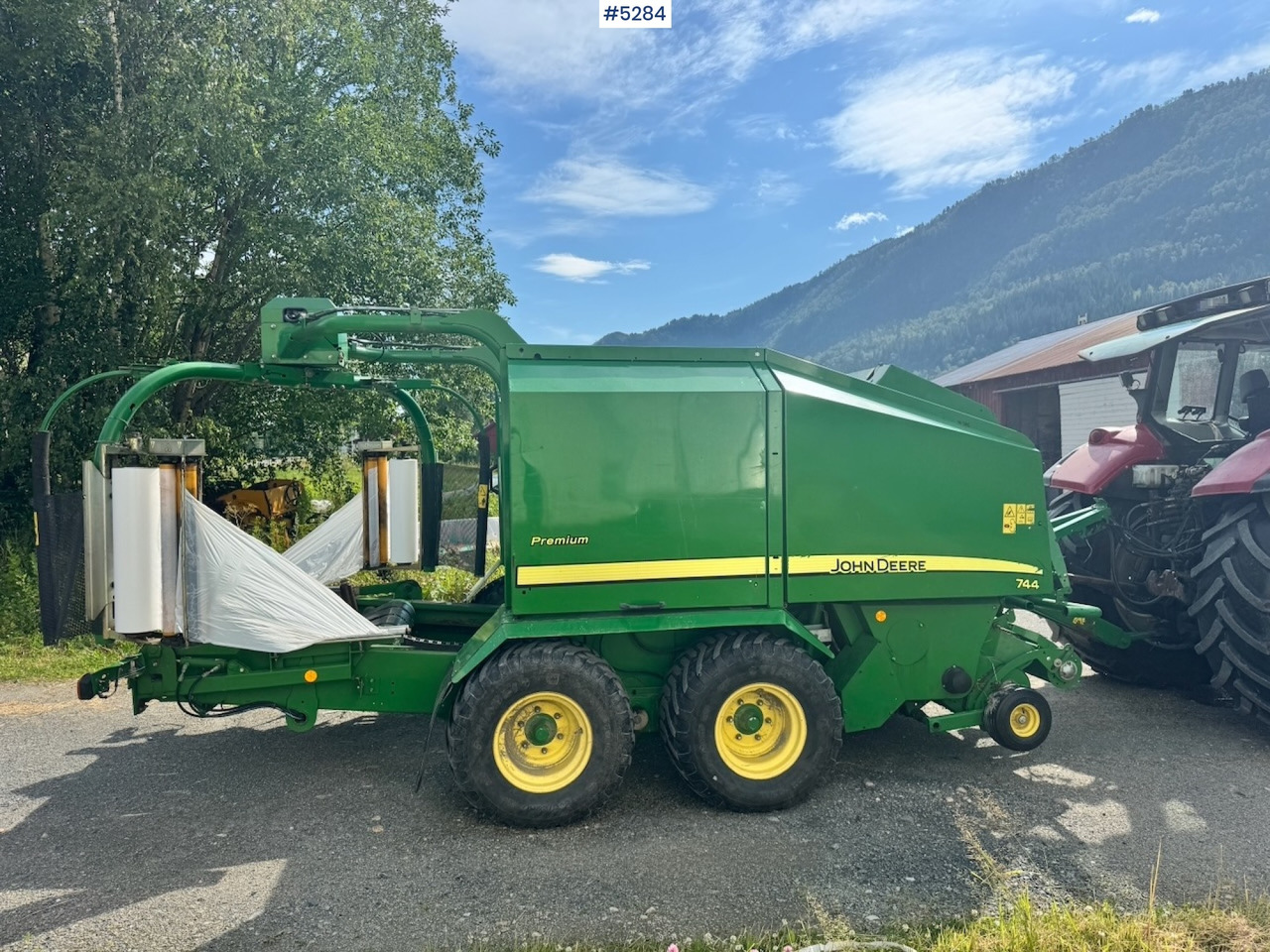 2012 John Deere 744 Combi baler. - Tedding equipment: picture 4 2012 John Deere 744 Combi baler. - Tedding equipment: picture 4