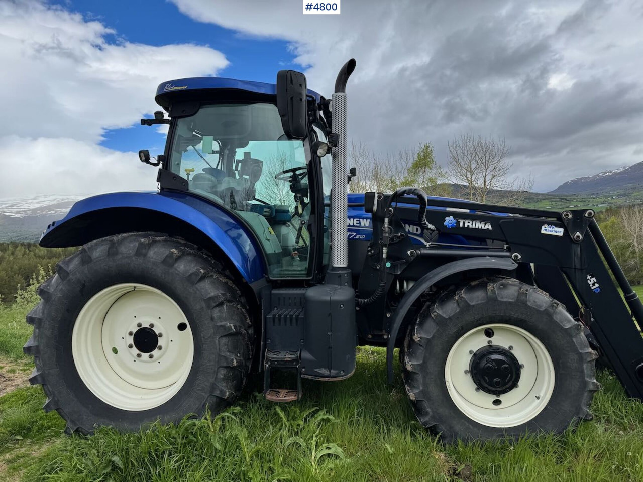 2013 New Holland T7.210 AC Blue Power m/ Frontlaster - Farm tractor: picture 2 2013 New Holland T7.210 AC Blue Power m/ Frontlaster - Farm tractor: picture 2