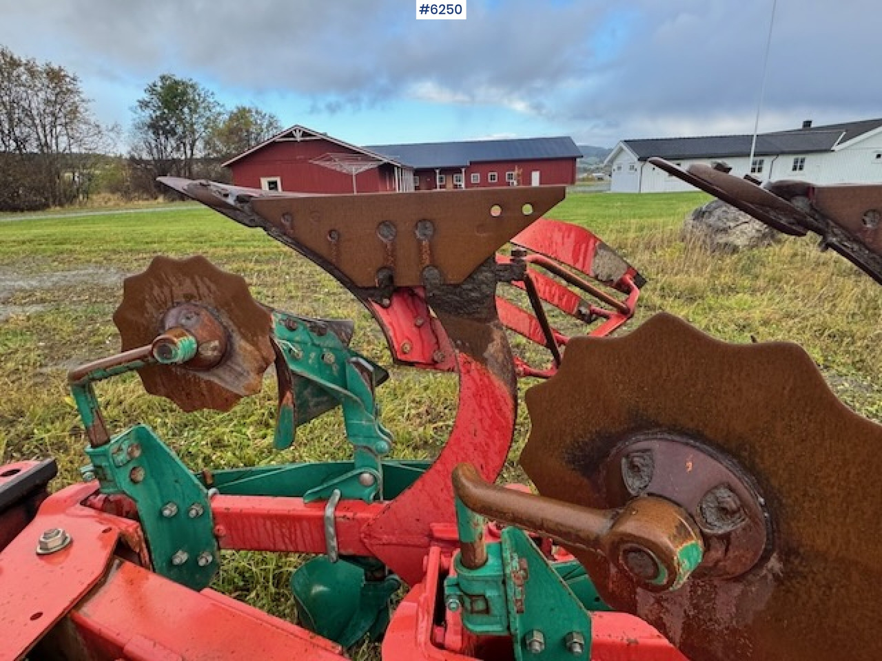 Soil tillage equipment 2017 Kverneland EG 5-coil reversible plow w/ new coulters and extra equipment!: picture 15