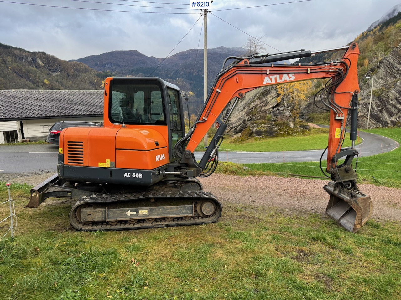 2019 Atlas AC 60B with 3 buckets, grapple, and spike. Low hours!! - Excavator: picture 1 2019 Atlas AC 60B with 3 buckets, grapple, and spike. Low hours!! - Excavator: picture 1