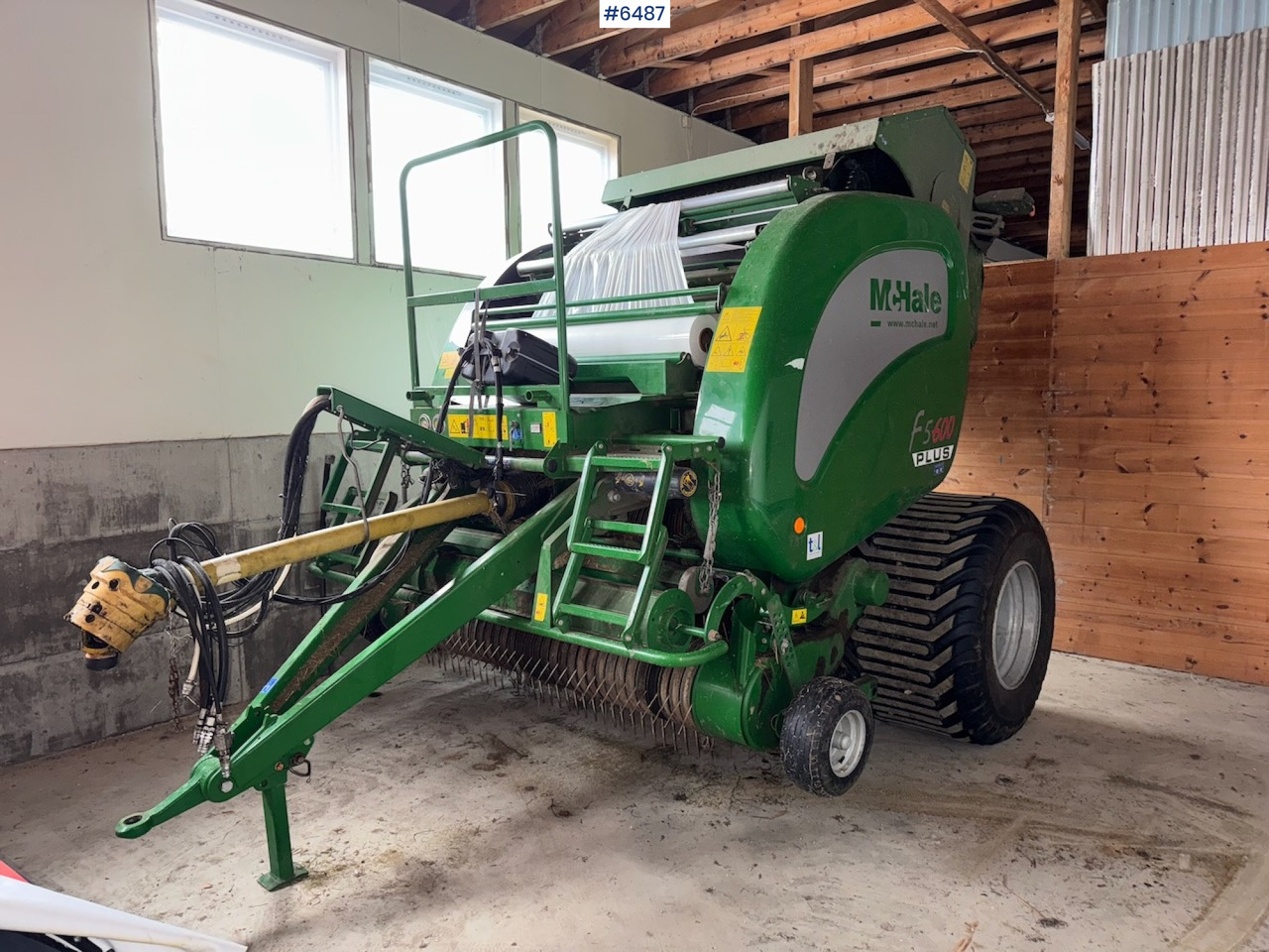 2021 McHale F5600 Plus w/ Camless Pick-Up and 710 Tires. - Tedding equipment: picture 1 2021 McHale F5600 Plus w/ Camless Pick-Up and 710 Tires. - Tedding equipment: picture 1