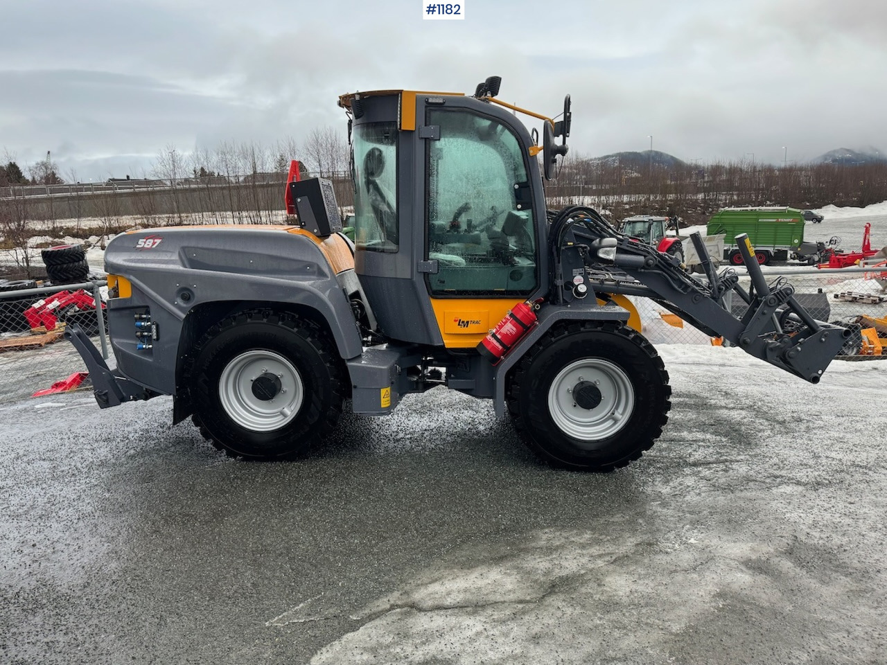 Compact loader 2023 LM Trac 587, DEMO, LIKE NEW!: picture 7 Compact loader 2023 LM Trac 587, DEMO, LIKE NEW!: picture 7