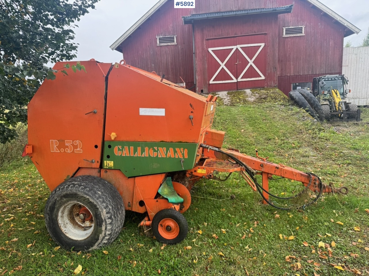 Approx. 1990 Callignani R52 Round baler - Tedding equipment: picture 1 Approx. 1990 Callignani R52 Round baler - Tedding equipment: picture 1
