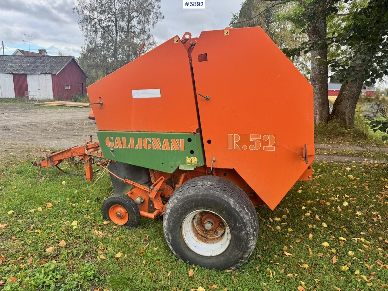 Approx. 1990 Callignani R52 Round baler - Tedding equipment: picture 2 Approx. 1990 Callignani R52 Round baler - Tedding equipment: picture 2