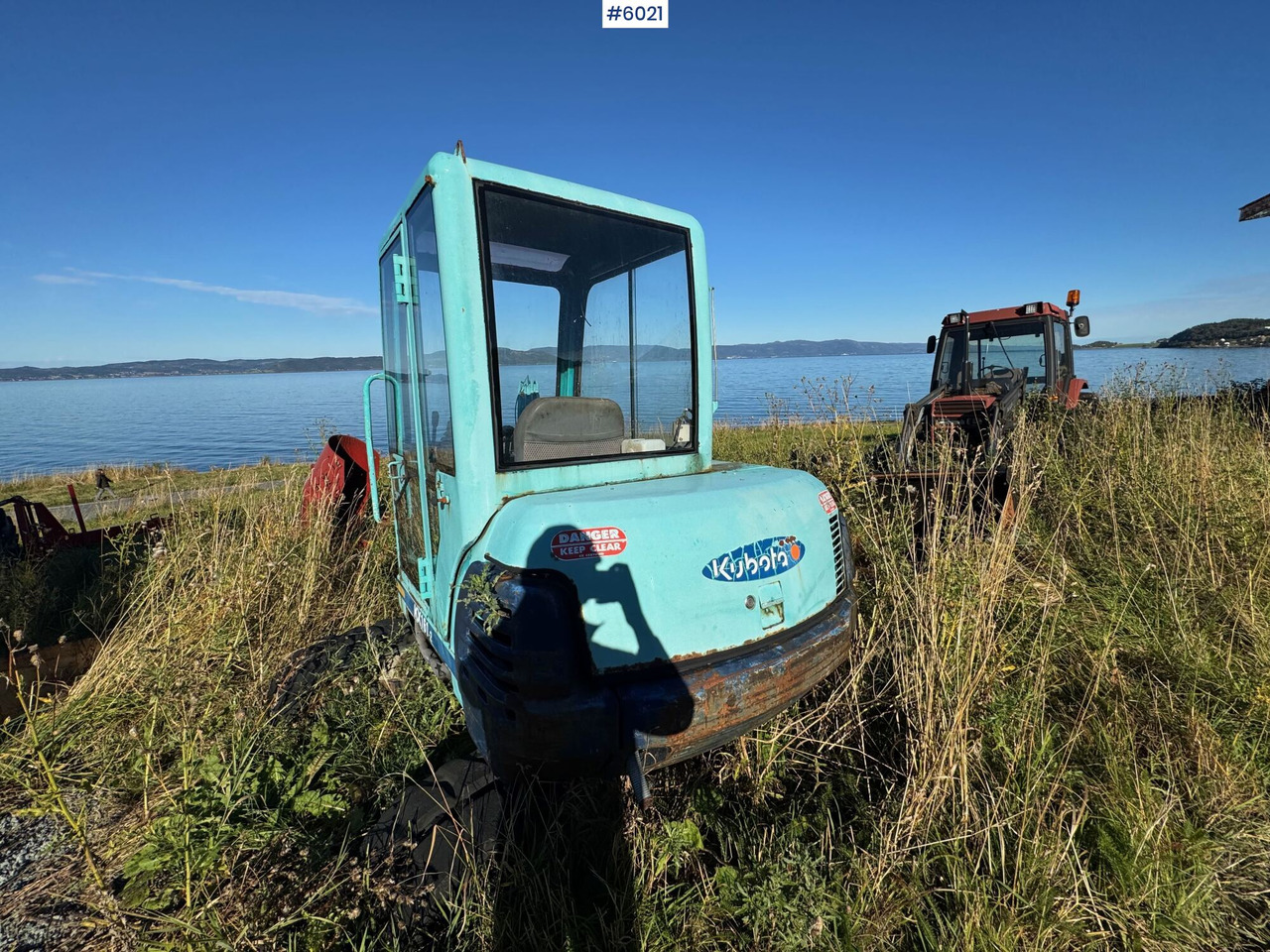 Approx.2000 Kubota KX161 w/excavator bucket and leveling bucket. Partially repaired object. - Farm tractor: picture 4 Approx.2000 Kubota KX161 w/excavator bucket and leveling bucket. Partially repaired object. - Farm tractor: picture 4