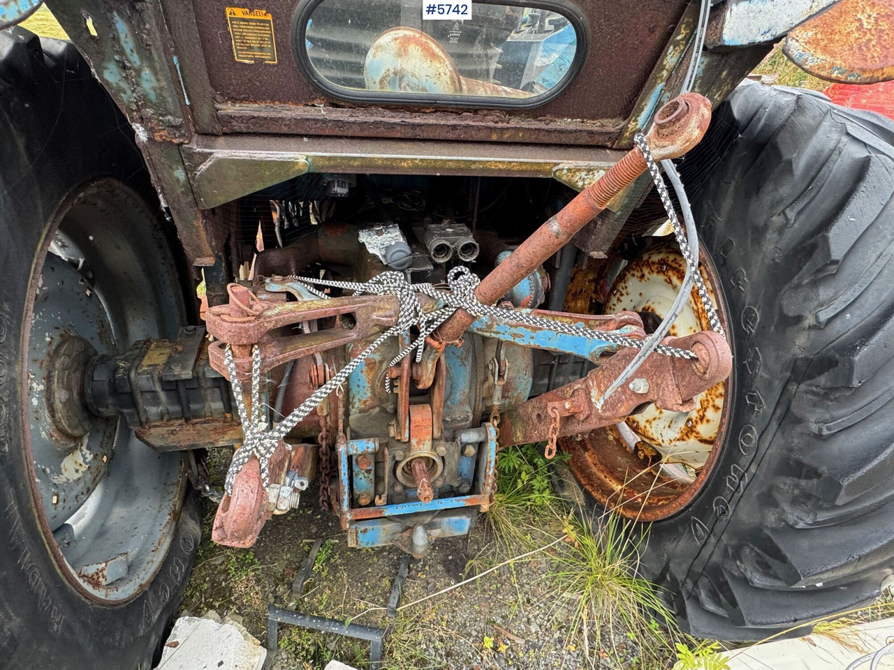 Farm tractor Circa 1987 Ford 7700 with Malm Orstad loader!: picture 19