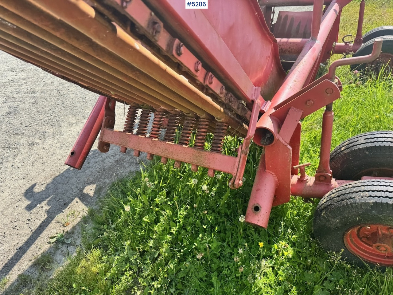 Soil tillage equipment Kverneland Stone Picker: picture 8