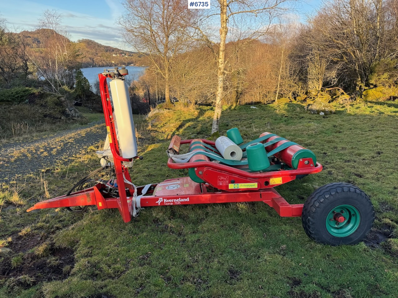 Kverneland Taarup 7335 Round Bale Wrapper - Tedding equipment: picture 1 Kverneland Taarup 7335 Round Bale Wrapper - Tedding equipment: picture 1