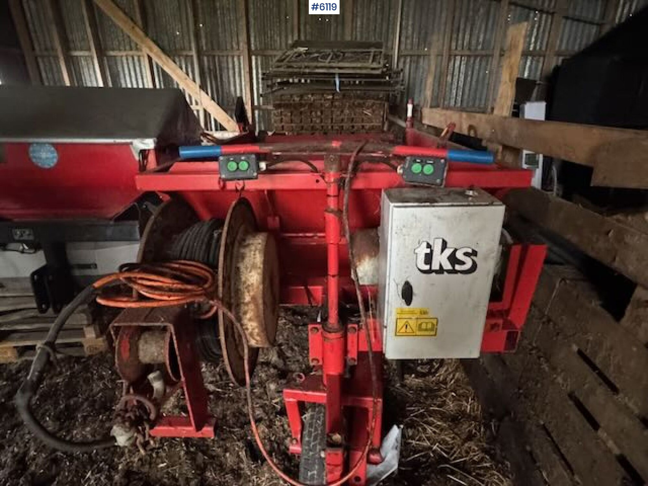 TKS F2 Combi Forerunner mounted on additional hook frame - Tedding equipment: picture 4 TKS F2 Combi Forerunner mounted on additional hook frame - Tedding equipment: picture 4