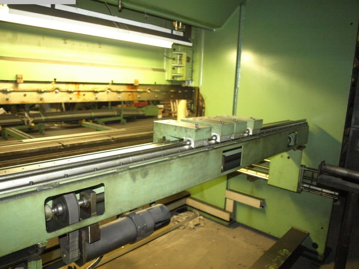 LOTZE 309x3000kn - Press brake: picture 5 LOTZE 309x3000kn - Press brake: picture 5