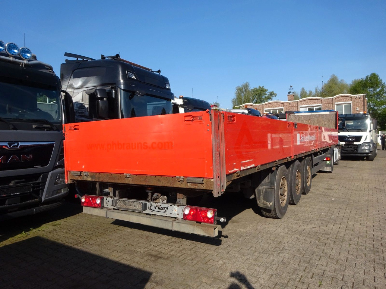 Fliegl Sattelpritsche mit Bordwänden und 3 Achsen - Dropside/ Flatbed semi-trailer: picture 5 Fliegl Sattelpritsche mit Bordwänden und 3 Achsen - Dropside/ Flatbed semi-trailer: picture 5