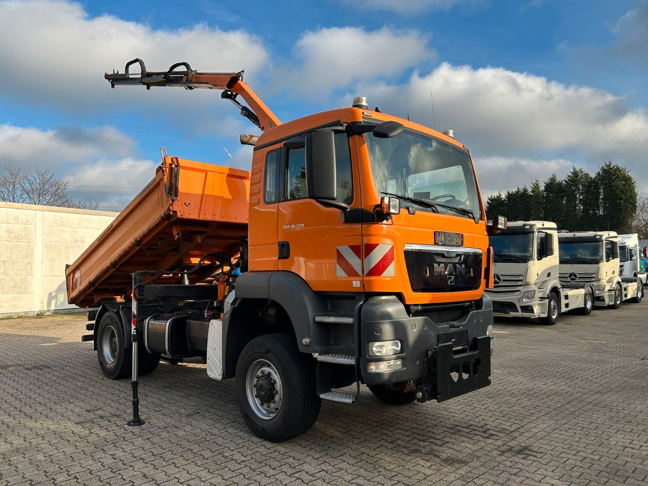 MAN 18.320 3Skipper + PK 7001K + Greifer 4x4 - Tipper, Crane truck: picture 5 MAN 18.320 3Skipper + PK 7001K + Greifer 4x4 - Tipper, Crane truck: picture 5