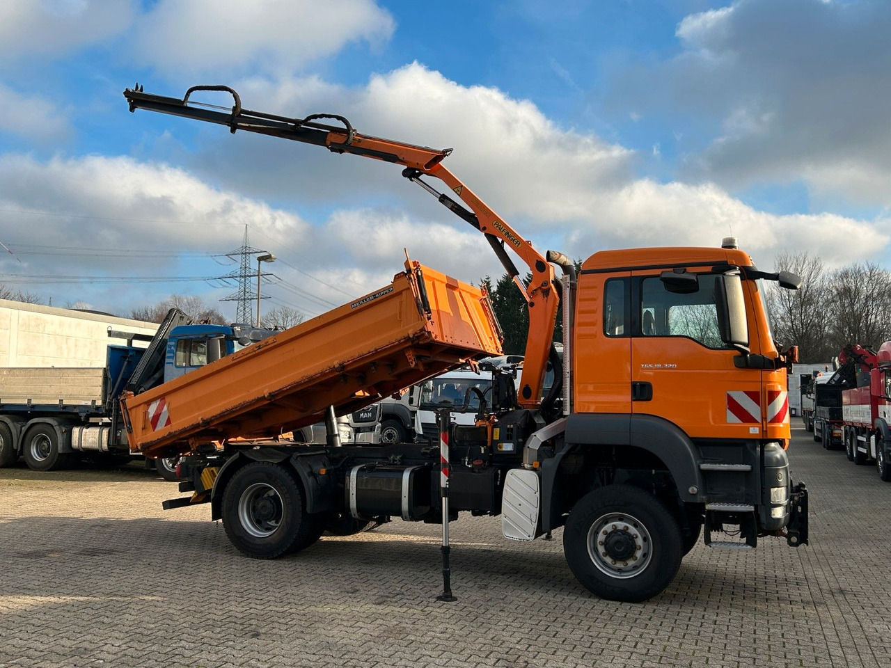 MAN 18.320 3Skipper + PK 7001K + Greifer 4x4 - Tipper, Crane truck: picture 4 MAN 18.320 3Skipper + PK 7001K + Greifer 4x4 - Tipper, Crane truck: picture 4