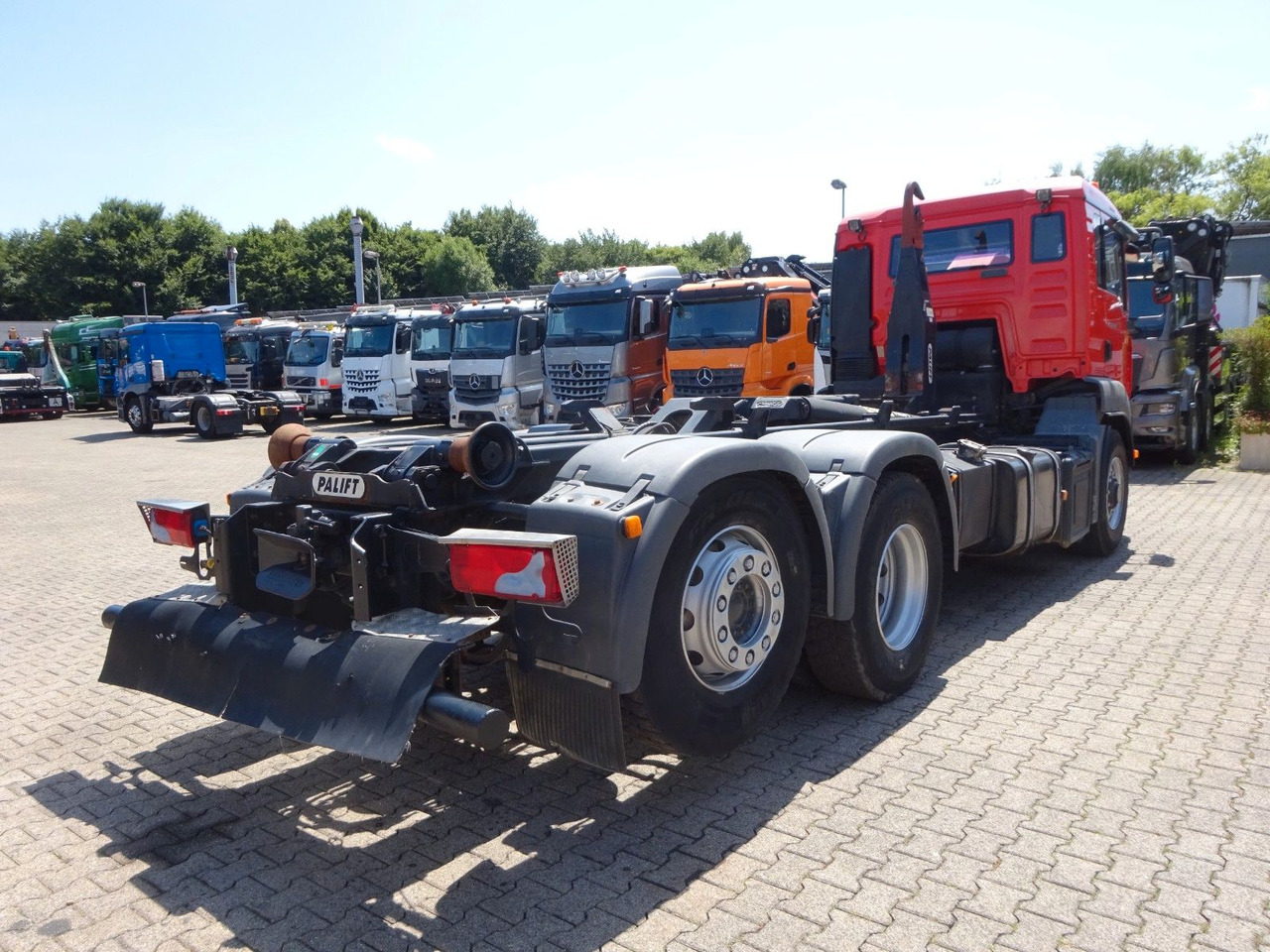 Hook lift truck MAN 26.360 TGA PALFINGER Abroller 6x2-4 Hydrodrive: picture 10