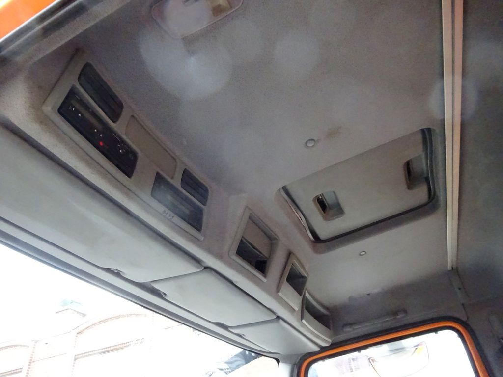 Tipper, Crane truck Mercedes-Benz 1833 Axor Kipper mit Kran Wechselsytem Mercedes-Benz 1833 Axor Kipper mit Kran Wechselsytem: picture 17 Tipper, Crane truck Mercedes-Benz 1833 Axor Kipper mit Kran Wechselsytem Mercedes-Benz 1833 Axor Kipper mit Kran Wechselsytem: picture 17