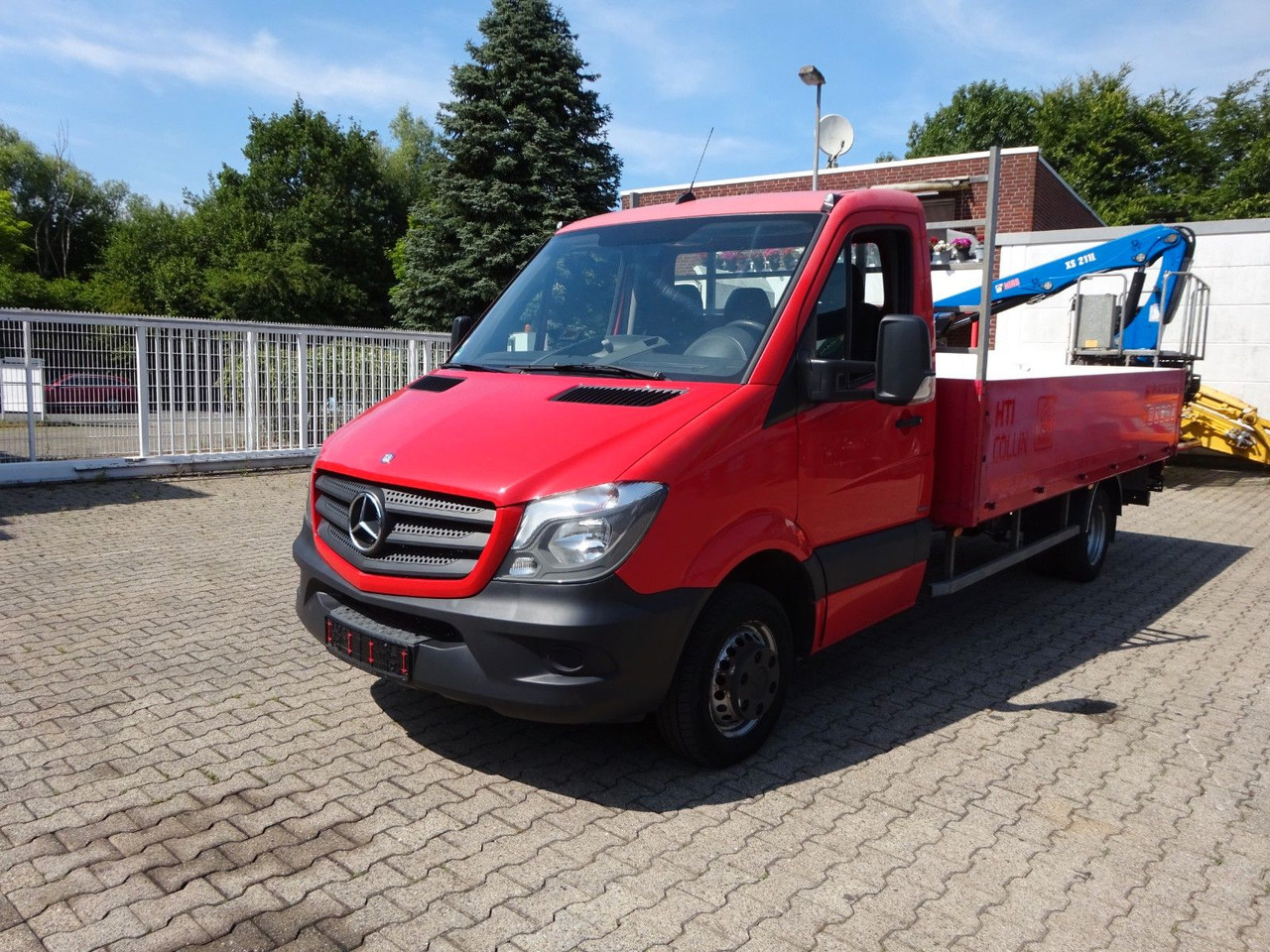 Mercedes-Benz Sprinter Pritsche 519CDI Bluetec 4x2 - Open body delivery van: picture 1 Mercedes-Benz Sprinter Pritsche 519CDI Bluetec 4x2 - Open body delivery van: picture 1