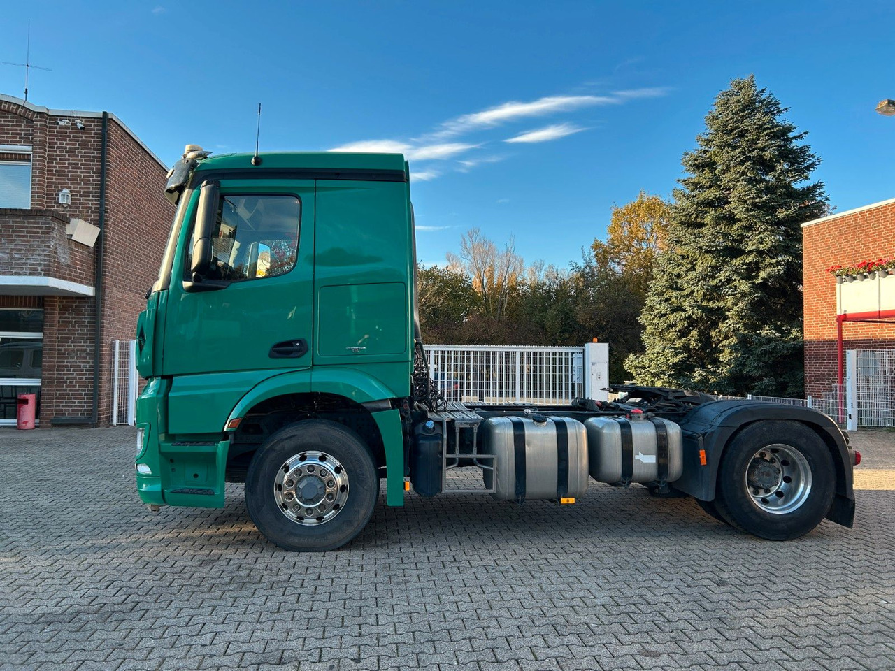 Mercedes-Benz 1845 Arocs SZM 4x4 HAD - Tractor truck: picture 2 Mercedes-Benz 1845 Arocs SZM 4x4 HAD - Tractor truck: picture 2