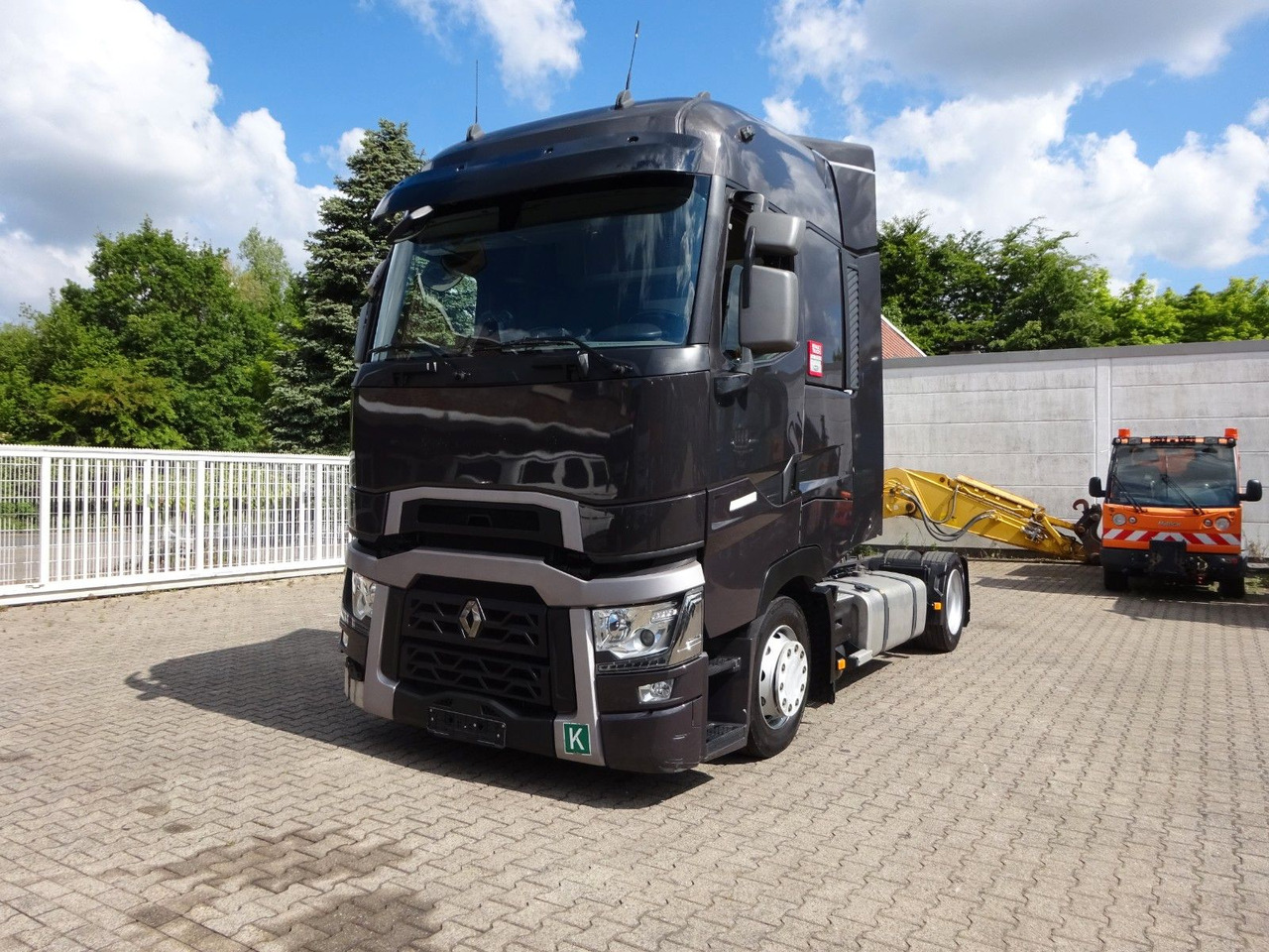 Renault T 520 Komfort SZM 4x2 - Tractor truck: picture 1 Renault T 520 Komfort SZM 4x2 - Tractor truck: picture 1