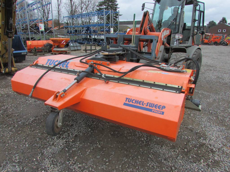 Tuchel Profi 600-230 Kehrbesen / 6.500 EUR - Attachment for Construction machinery: picture 1 Tuchel Profi 600-230 Kehrbesen / 6.500 EUR - Attachment for Construction machinery: picture 1