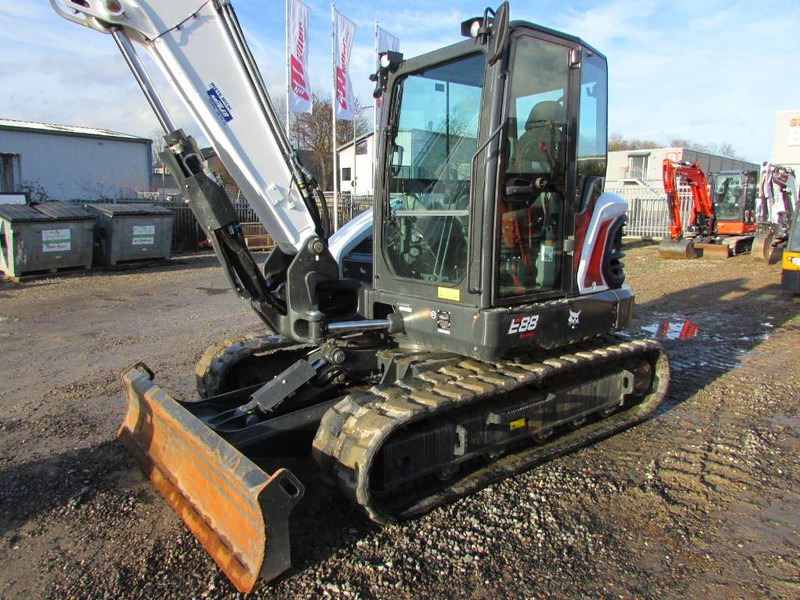 Bobcat E 88 R2 Minibagger 72.500 EUR - Mini excavator: picture 2 Bobcat E 88 R2 Minibagger 72.500 EUR - Mini excavator: picture 2