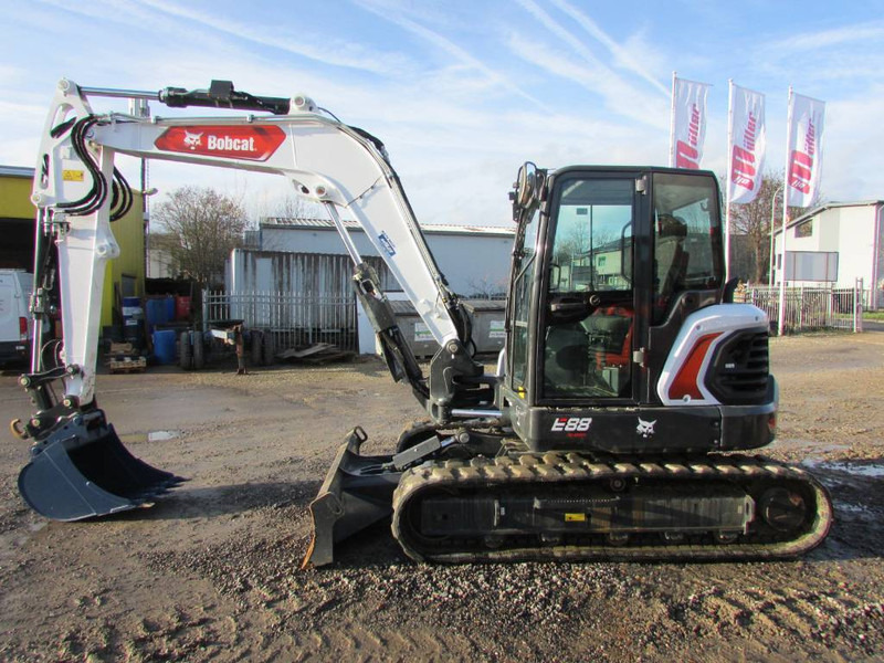 Bobcat E 88 R2 Minibagger 72.500 EUR - Mini excavator: picture 1 Bobcat E 88 R2 Minibagger 72.500 EUR - Mini excavator: picture 1