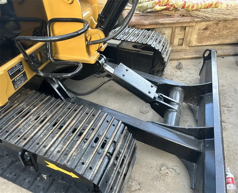 Crawler excavator CATERPILLAR 306: picture 6