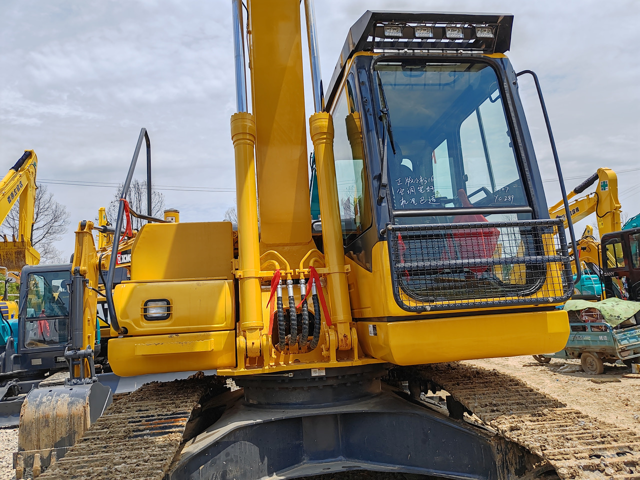 Crawler excavator KOMATSU PC160: picture 9