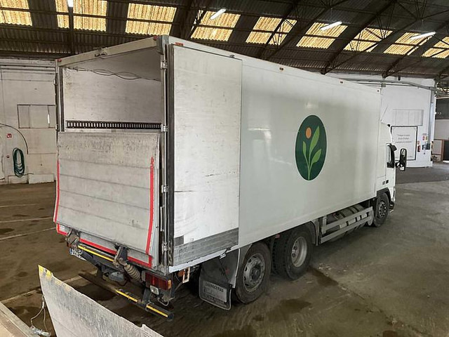 Volvo FM12 62 DT-AG - Refrigerator truck: picture 3 Volvo FM12 62 DT-AG - Refrigerator truck: picture 3