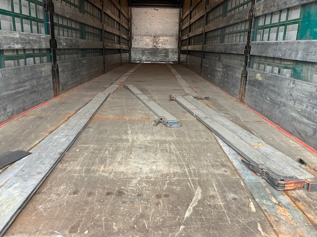 SCHWARZMÜLLER J-Serie S1/J06VLN2/D20K0 - Curtainsider semi-trailer: picture 5 SCHWARZMÜLLER J-Serie S1/J06VLN2/D20K0 - Curtainsider semi-trailer: picture 5