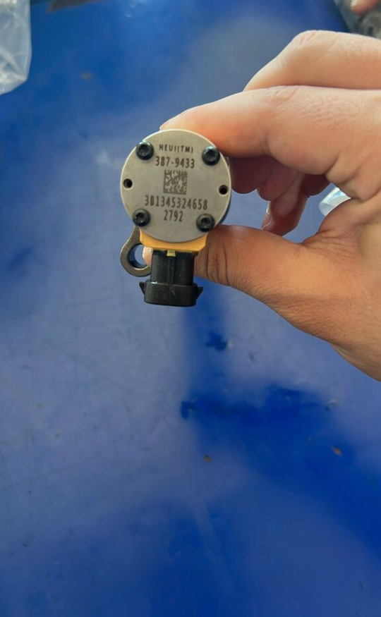 Caterpillar 2023 387-9433 Caterpillar truck - Injection pump for Truck: picture 2 Caterpillar 2023 387-9433 Caterpillar truck - Injection pump for Truck: picture 2