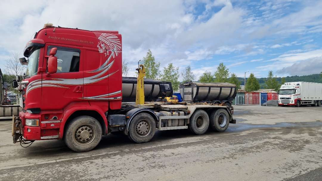 Hook lift truck Scania R580 Brøytebil med sideplog og hydraulisk saltsystem: picture 9 Hook lift truck Scania R580 Brøytebil med sideplog og hydraulisk saltsystem: picture 9