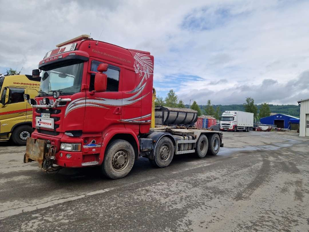 Hook lift truck Scania R580 Brøytebil med sideplog og hydraulisk saltsystem: picture 11 Hook lift truck Scania R580 Brøytebil med sideplog og hydraulisk saltsystem: picture 11