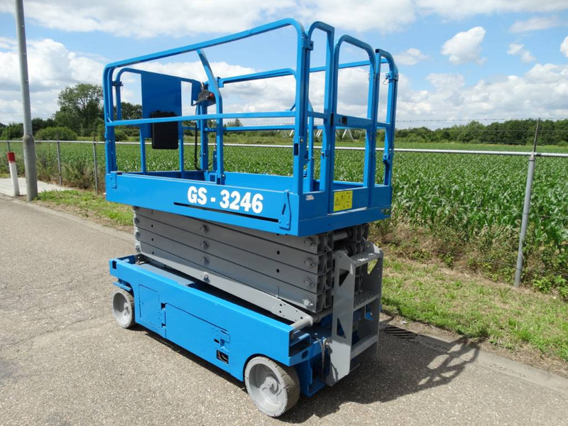 Genie GS 3246 | 2012 - Scissor lift: picture 4 Genie GS 3246 | 2012 - Scissor lift: picture 4