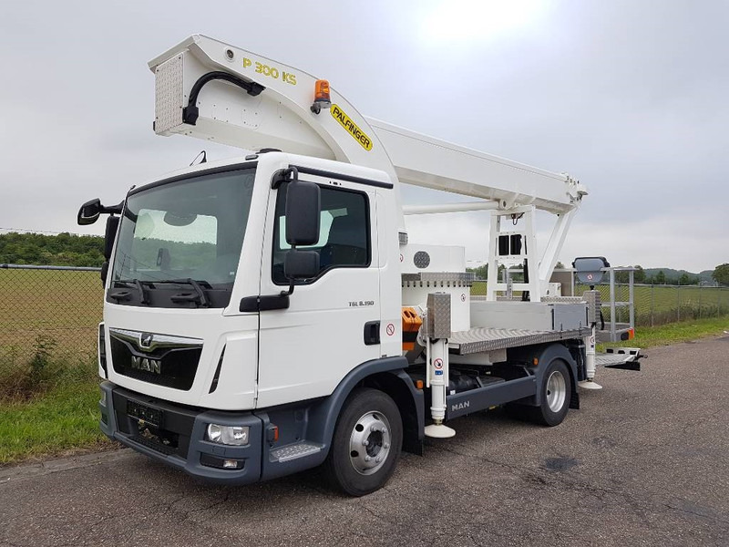 Palfinger P 300 KS | 2022 - Truck with aerial platform: picture 2 Palfinger P 300 KS | 2022 - Truck with aerial platform: picture 2
